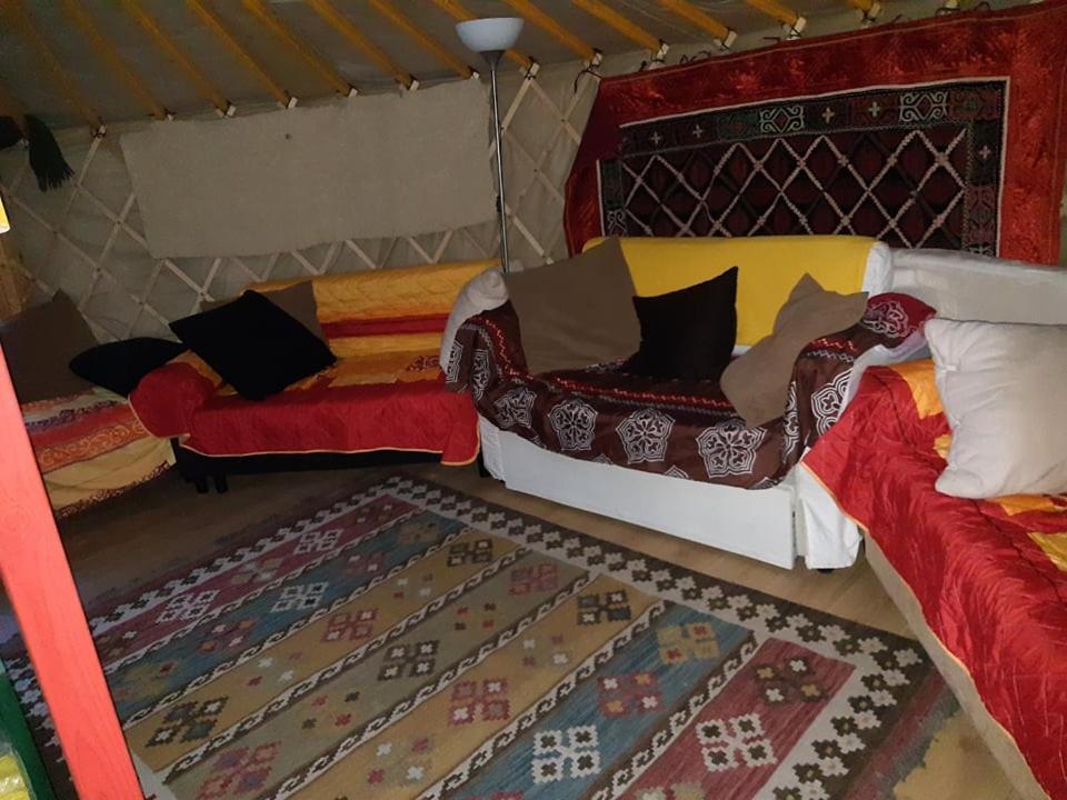 Hotel Jurta Az Erdo Mellett Dezsaval-Keresz-Tanya Pilisszentkereszt Exterior foto