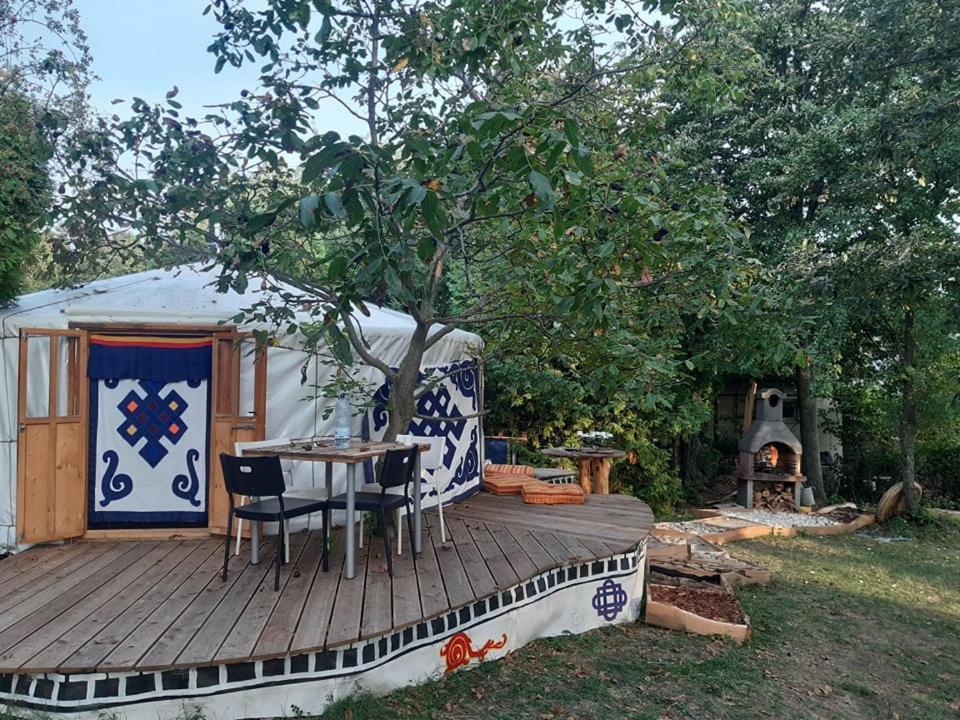 Hotel Jurta Az Erdo Mellett Dezsaval-Keresz-Tanya Pilisszentkereszt Exterior foto