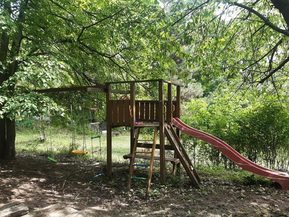 Hotel Jurta Az Erdo Mellett Dezsaval-Keresz-Tanya Pilisszentkereszt Exterior foto