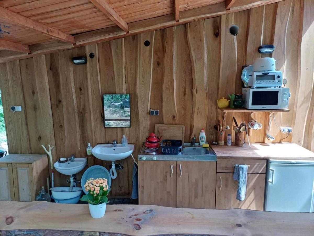 Hotel Jurta Az Erdo Mellett Dezsaval-Keresz-Tanya Pilisszentkereszt Exterior foto